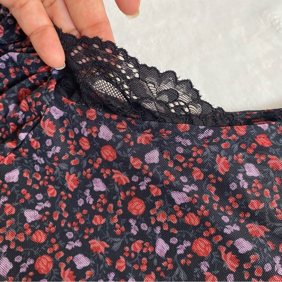 Maeve Floral Ballon Shoudlers Bell Sleeves Top with Lace Detail Size M - Picture 8 of 17